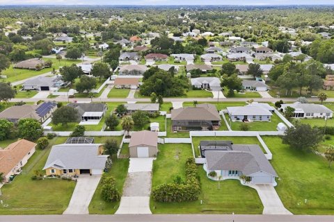 Casa en venta en Port Charlotte, Florida, 4 dormitorios, 185.15 m2 № 2384474 - foto 12