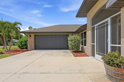 Casa en venta en Port Charlotte, Florida, 4 dormitorios, 185.15 m2 № 2384474 - foto 4