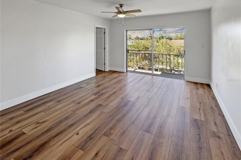 Condominio en alquiler en Seminole, Florida, 2 dormitorios, 83.15 m2 № 1878108 - foto 5