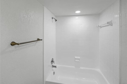 Condominio en alquiler en Seminole, Florida, 2 dormitorios, 83.15 m2 № 1878108 - foto 12