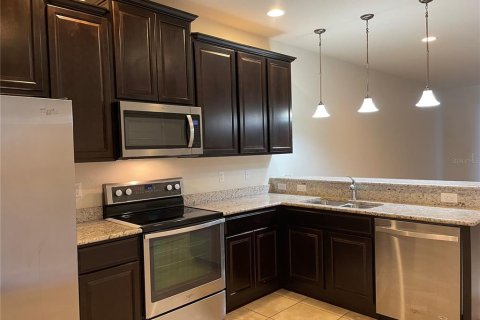 Townhouse in Tampa, Florida 2 bedrooms, 138.98 sq.m. № 1916083 - photo 6
