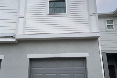 Townhouse in Tampa, Florida 2 bedrooms, 138.98 sq.m. № 1916083 - photo 1
