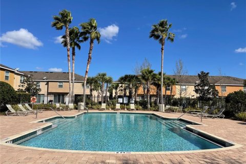 Townhouse in Tampa, Florida 2 bedrooms, 138.98 sq.m. № 1916083 - photo 2