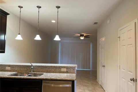 Townhouse in Tampa, Florida 2 bedrooms, 138.98 sq.m. № 1916083 - photo 7