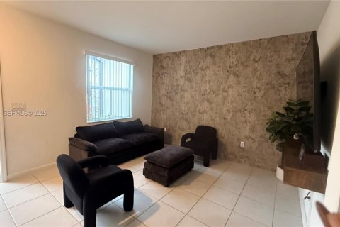 Villa ou maison à vendre à Miami, Floride: 3 chambres, 137.77 m2 № 1991724 - photo 21