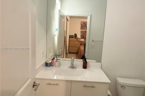 Villa ou maison à vendre à Miami, Floride: 3 chambres, 137.77 m2 № 1991724 - photo 8