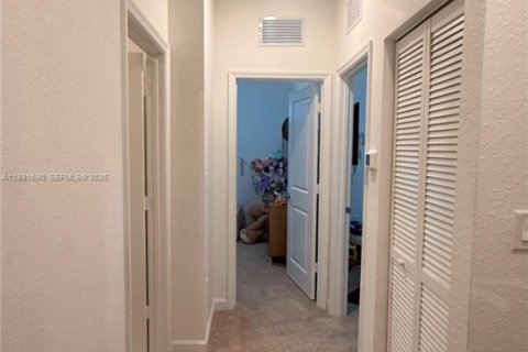 Villa ou maison à vendre à Miami, Floride: 3 chambres, 137.77 m2 № 1991724 - photo 10