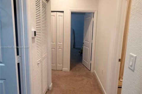 Villa ou maison à vendre à Miami, Floride: 3 chambres, 137.77 m2 № 1991724 - photo 12