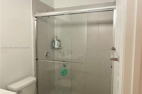 Villa ou maison à vendre à Miami, Floride: 3 chambres, 137.77 m2 № 1991724 - photo 7