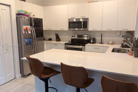 Villa ou maison à vendre à Miami, Floride: 3 chambres, 137.77 m2 № 1991724 - photo 4