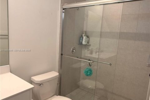 Villa ou maison à vendre à Miami, Floride: 3 chambres, 137.77 m2 № 1991724 - photo 17