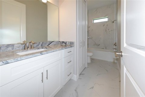 House in Punta Gorda, Florida 3 bedrooms, 199.83 sq.m. № 2308819 - photo 24