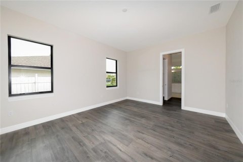 House in Punta Gorda, Florida 3 bedrooms, 199.83 sq.m. № 2308819 - photo 17