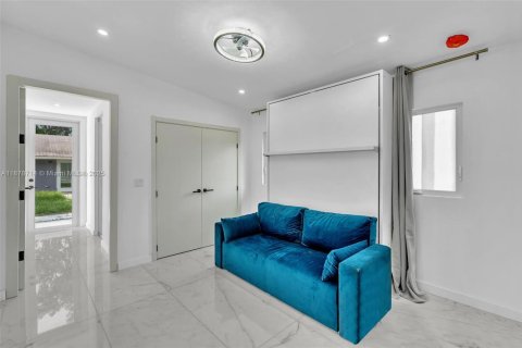 House in Delray Beach, Florida 2 bedrooms, 270.07 sq.m. № 1927564 - photo 10