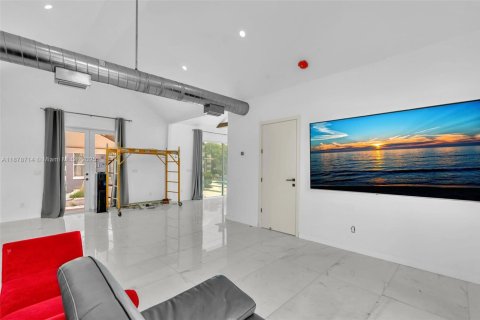 House in Delray Beach, Florida 2 bedrooms, 270.07 sq.m. № 1927564 - photo 9