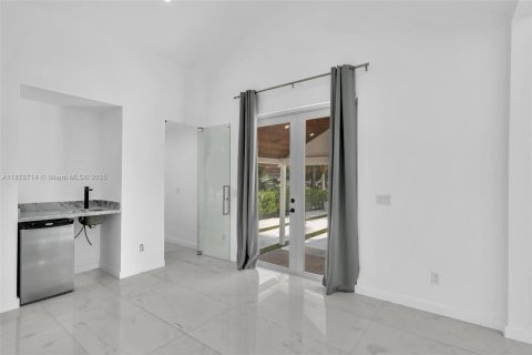 House in Delray Beach, Florida 2 bedrooms, 270.07 sq.m. № 1927564 - photo 24