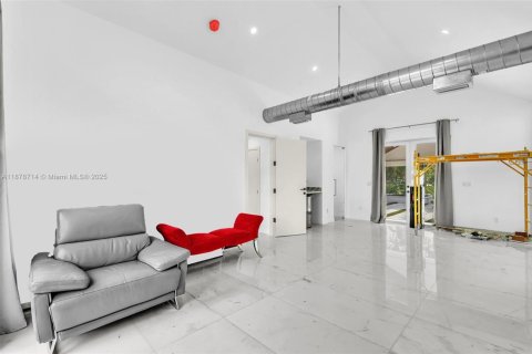 House in Delray Beach, Florida 2 bedrooms, 270.07 sq.m. № 1927564 - photo 8