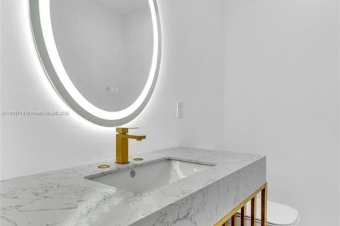 House in Delray Beach, Florida 2 bedrooms, 270.07 sq.m. № 1927564 - photo 21