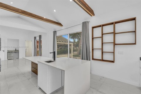 House in Delray Beach, Florida 2 bedrooms, 270.07 sq.m. № 1927564 - photo 19