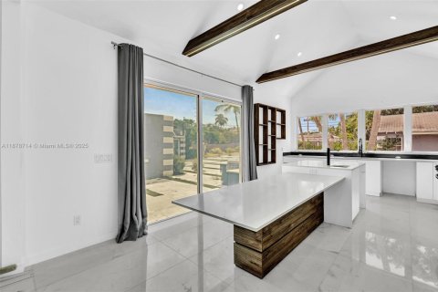 House in Delray Beach, Florida 2 bedrooms, 270.07 sq.m. № 1927564 - photo 14