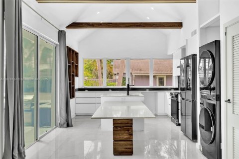 House in Delray Beach, Florida 2 bedrooms, 270.07 sq.m. № 1927564 - photo 13