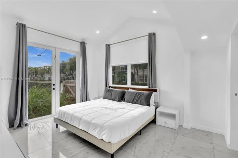 House in Delray Beach, Florida 2 bedrooms, 270.07 sq.m. № 1927564 - photo 29