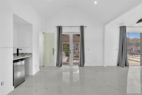 House in Delray Beach, Florida 2 bedrooms, 270.07 sq.m. № 1927564 - photo 25