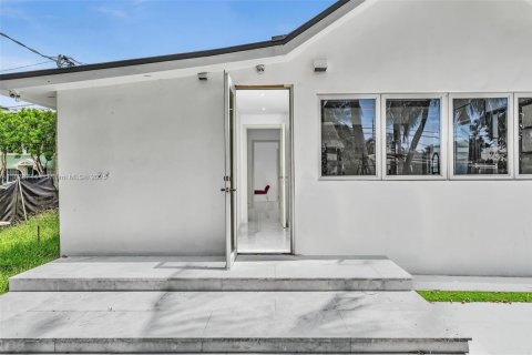 House in Delray Beach, Florida 2 bedrooms, 270.07 sq.m. № 1927564 - photo 2