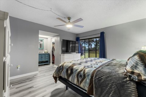 Condo in Lake Wales, Florida, 2 bedrooms  № 1580572 - photo 21