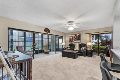 Condo in Lake Wales, Florida, 2 bedrooms  № 1580572 - photo 15