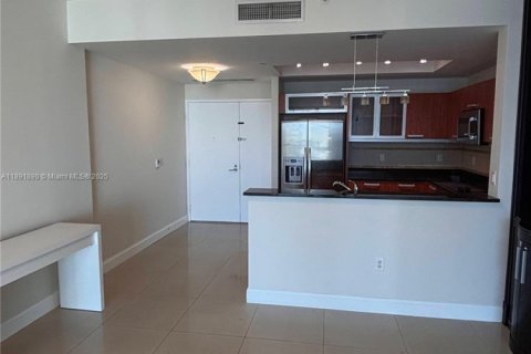 Condo in Aventura, Florida, 2 bedrooms  № 2013955 - photo 6