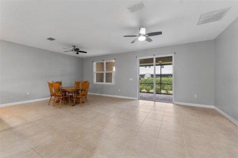 Touwnhouse à vendre à Palm Harbor, Floride: 3 chambres, 195.28 m2 № 1718484 - photo 5