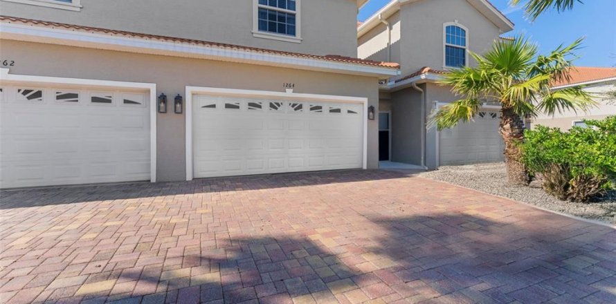 Touwnhouse à Palm Harbor, Floride 3 chambres, 195.28 m2 № 1718484