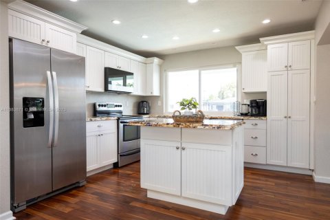 House in Fort Lauderdale, Florida 3 bedrooms, 187.66 sq.m. № 1938103 - photo 18