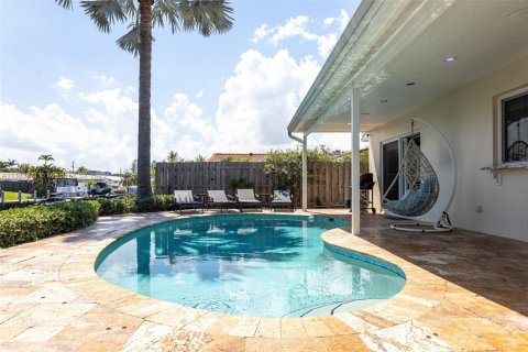 Casa en alquiler en Fort Lauderdale, Florida, 3 dormitorios, 187.66 m2 № 1938103 - foto 1