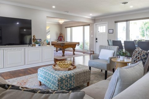 House in Fort Lauderdale, Florida 3 bedrooms, 187.66 sq.m. № 1938103 - photo 11