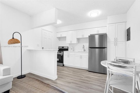 Appartement à louer à North Miami, Floride: 1 chambre, 69.68 m2 № 1947181 - photo 14