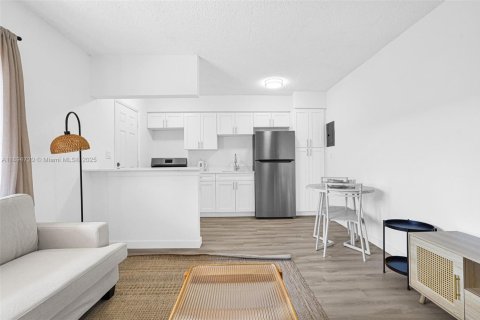 Appartement à louer à North Miami, Floride: 1 chambre, 69.68 m2 № 1947181 - photo 13