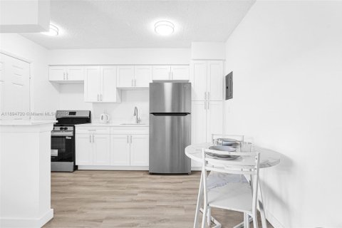 Appartement à louer à North Miami, Floride: 1 chambre, 69.68 m2 № 1947181 - photo 7