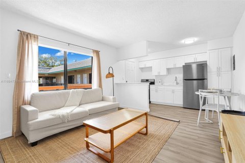 Appartement à louer à North Miami, Floride: 1 chambre, 69.68 m2 № 1947181 - photo 3