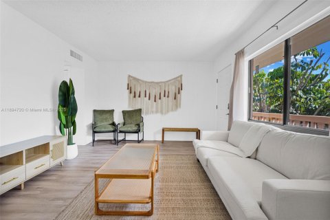 Appartement à louer à North Miami, Floride: 1 chambre, 69.68 m2 № 1947181 - photo 25