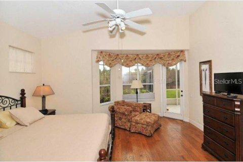 House in University Park, Florida 3 bedrooms, 159.88 sq.m. № 213069 - photo 10