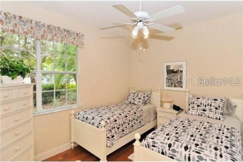 House in University Park, Florida 3 bedrooms, 159.88 sq.m. № 213069 - photo 12