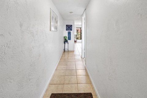 Condo in Daytona Beach, Florida, 1 bedroom  № 1881448 - photo 11