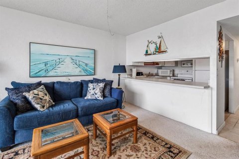 Condo in Daytona Beach, Florida, 1 bedroom  № 1881448 - photo 5