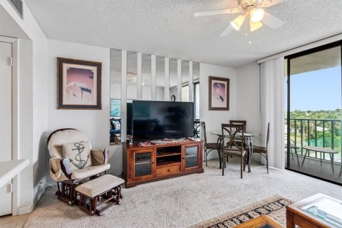 Condo in Daytona Beach, Florida, 1 bedroom  № 1881448 - photo 4