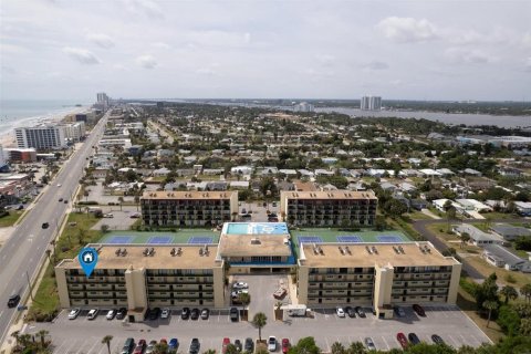 Condo in Daytona Beach, Florida, 1 bedroom  № 1881448 - photo 22