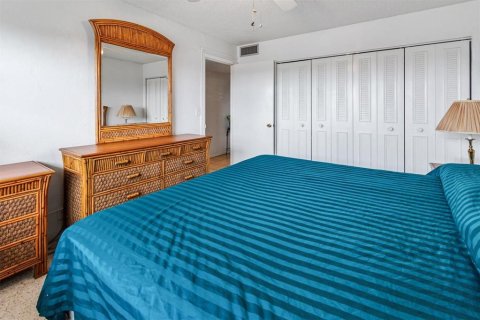 Condo in Daytona Beach, Florida, 1 bedroom  № 1881448 - photo 16