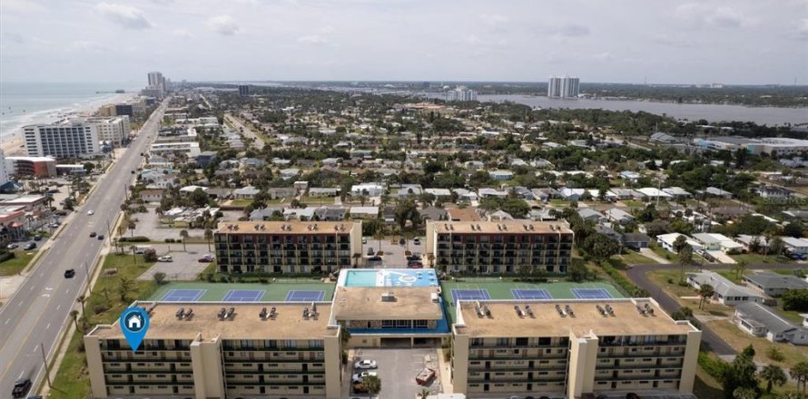 Condo in Daytona Beach, Florida, 1 bedroom  № 1881448
