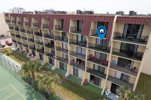 Condo in Daytona Beach, Florida, 1 bedroom  № 1881448 - photo 18